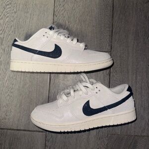 Nike Dunk Low SE glittered leather